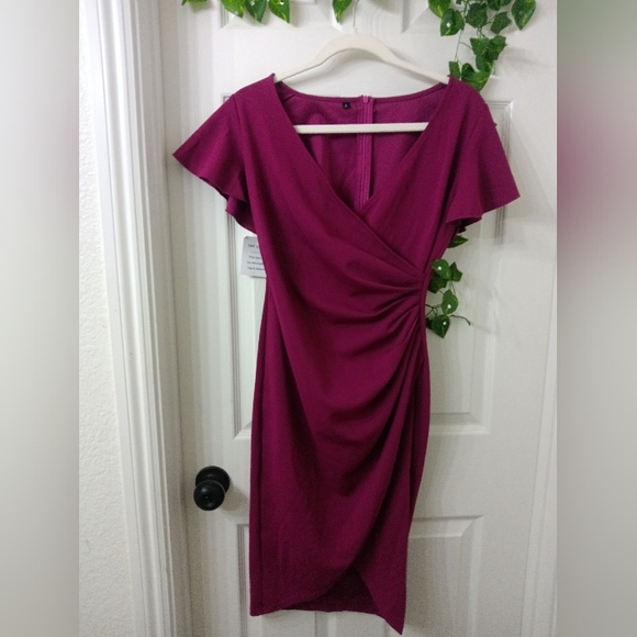 💙NWT Ruffled sleeve v neck cocktail dress - Picture 3 of 4